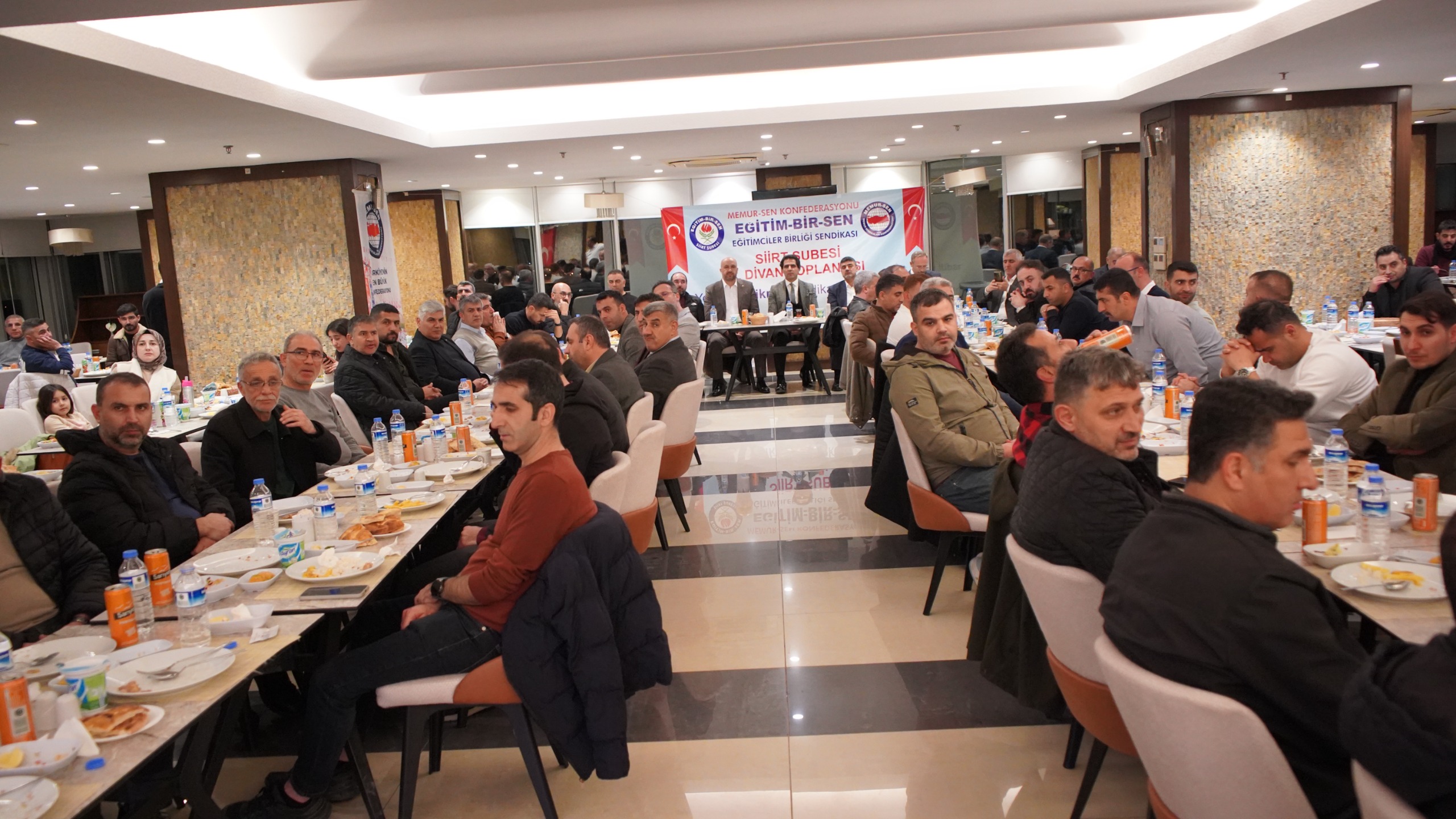 Eğitim Bir-Sen Siirt İl Başkanlığı’nın düzenlediği Divan Kurulu Toplantısı, geniş