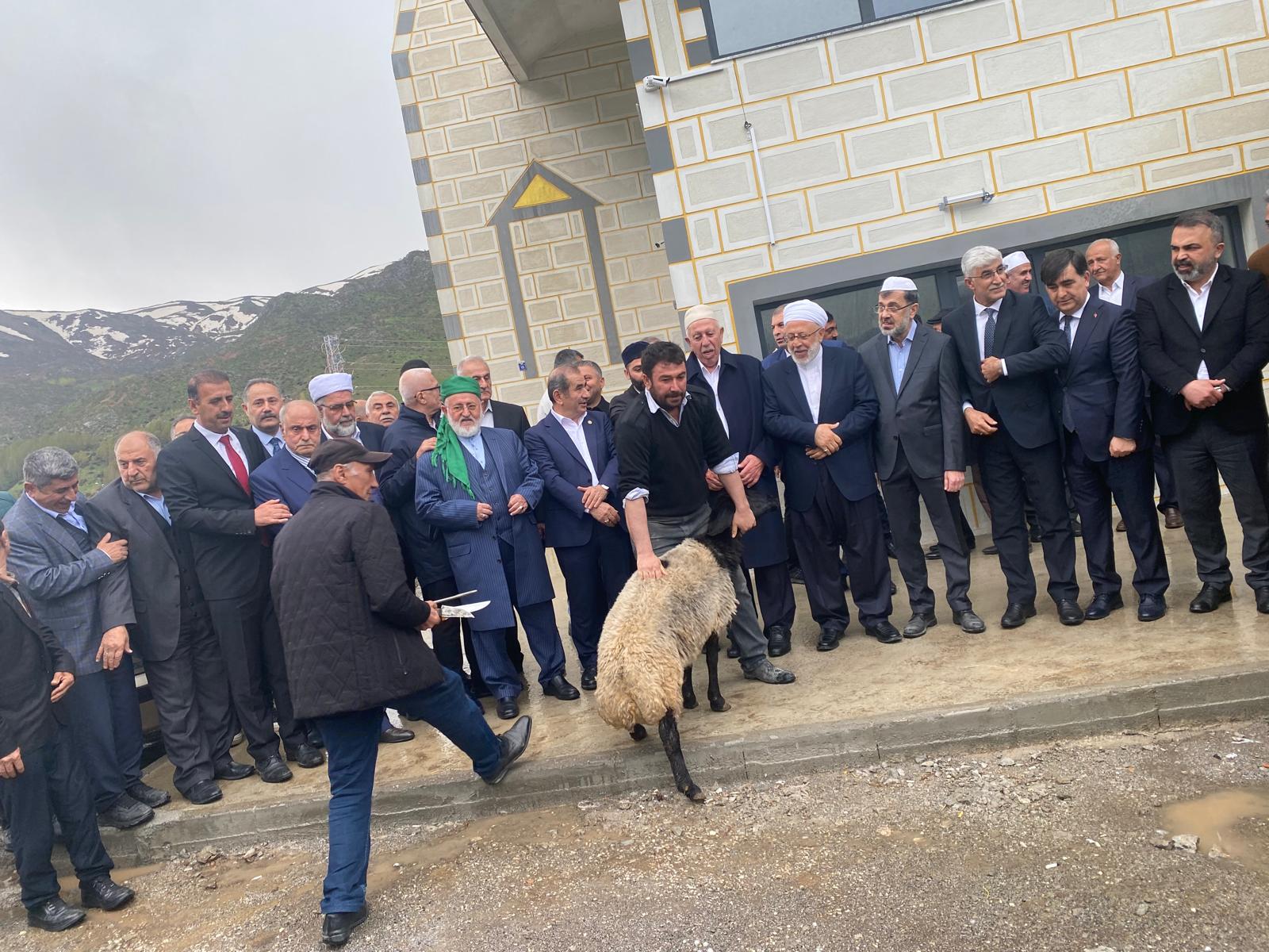 Bitlis’te, Seyyid Abdülkadir Geylani Hazretleri adına inşa edilen cami düzenlenen