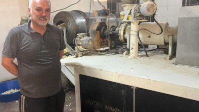 Gökçebağ beldesinde faaliyet gösteren bir işletme, ürettiği mısır cipslerini Güneydoğu