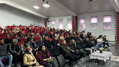 Eruh Cumhuriyet ilkokulunda velilere bilinçli teknoloji eğitimi verildi. “Veli Bulusmalari”