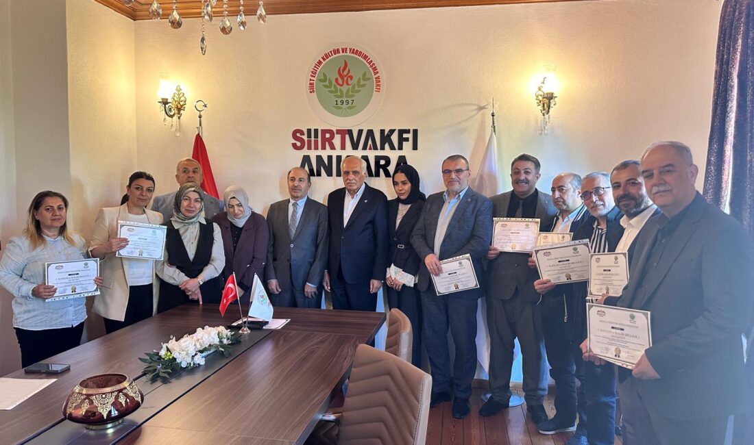 Siirt Vakfı Ankara Şubesinde Sertifika Heyacanı Siirt Vakfı Ankara Şubesi tarafından, Edurese Akademi iş birliğiyle düzenlenen