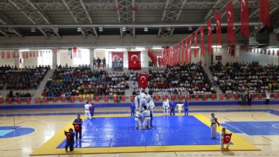 19 Mayıs Atatürk’ü Anma, Gençlik ve Spor Bayramı Siirt’te düzenlenen