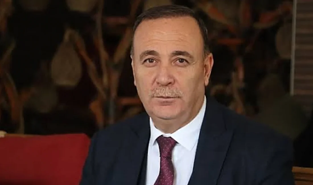 24. ve 27. Dönem Siirt Milletvekili Osman Ören’den Kurban Bayramı Mesajı Kıymetli hemşehrilerim, Mübarek Kurban Bayramı’na ulaşmanın huzur ve sevincini hep