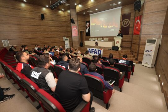 AFAD’dan Siirt’te Orman Yangınlarıyla Mücadele Eğitimi Siirt’te olası orman yangınlarına karşı hazırlık kapasitesinin artırılması amacıyla “Orman