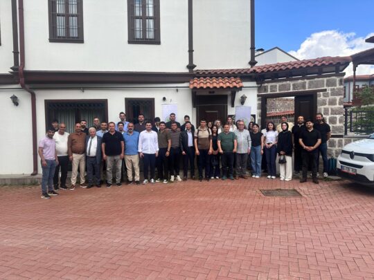 Siirtli Gençler Ankara’da Milli Heyecanı Birlikte Yaşadılar Yaşamlarını Ankara’da sürdüren Siirtli gençler milli maç heyecanını Siirt Vakfı