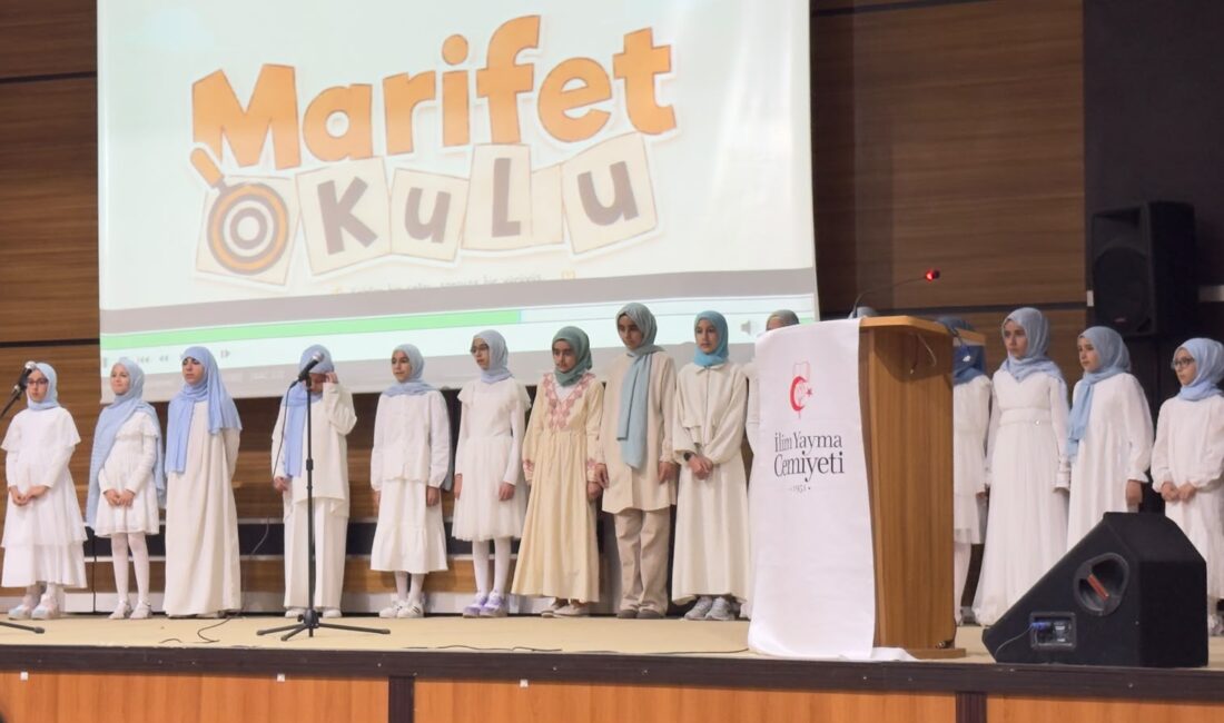 Siirt İlim Yayma Cemiyeti Marifet Okulunun Yıl Sonu Etkinliği Düzenlendi Siirt İlim Yayma Cemiyetine bağlı olarak hafta sonları eğitim veren