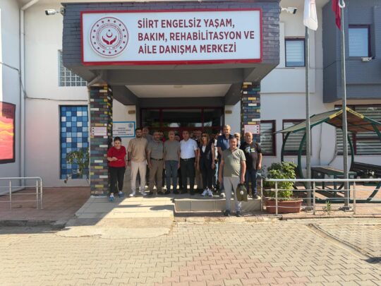 Siirt Bilim ve Yardımlaşma Derneğinden Engelli Bireylere Babalar Günü Kutlaması Birkaç ay önce kurulan Siirt bilim Kültür ve yardımlaşma derneği