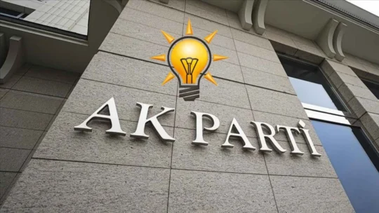 Ak Parti Siirt İl Başkanı Açıklanıyor! Nefesler Tutuldu Nefesler tutuldu. Yaklaşık bir haftadan beri Siirt gündeminin ilk sıralarında