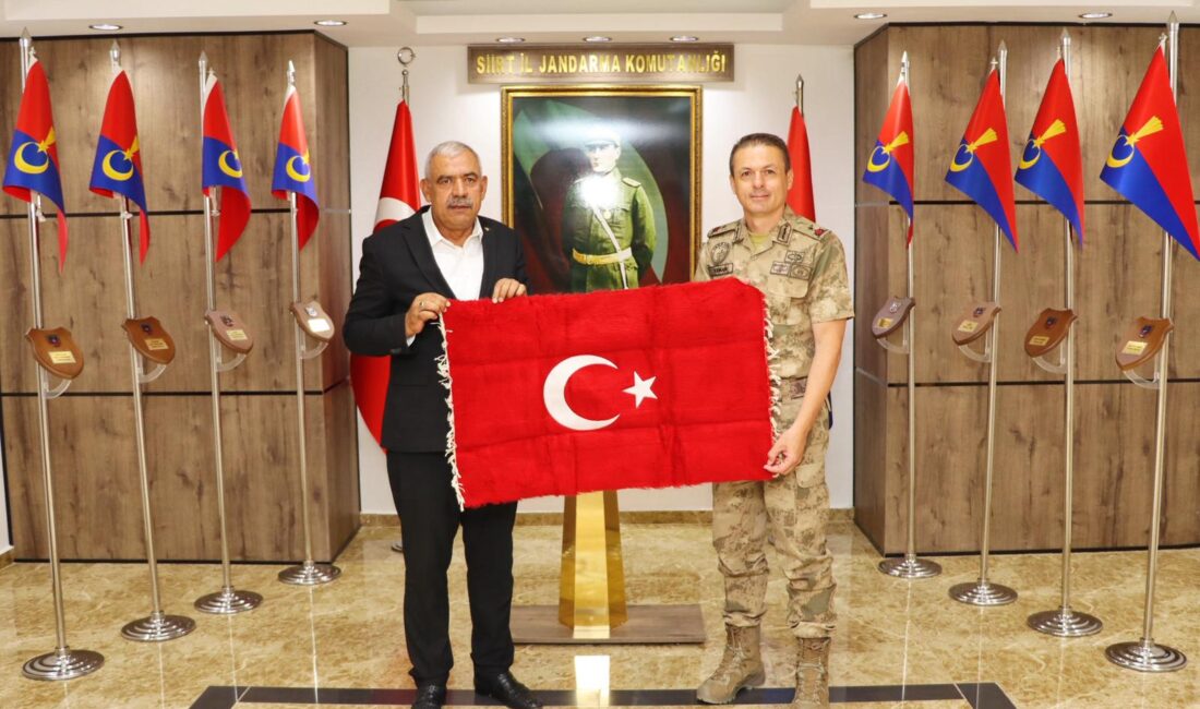 Şehit ve Gazi Aileleri Federasyonu’ndan İl Jandarma Komutanlığına Ziyaret Siirt Şehit ve Gazi Aileleri Federasyonu Başkanı Abdülbaki Olgaç, Siirt