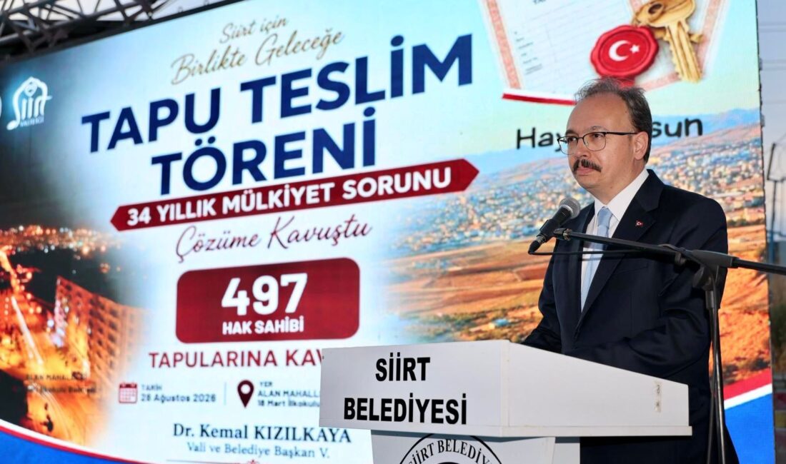 Siirt Valisi ve Belediye Başkan Vekili Kızılkaya 34 Yıllık Mülkiyet Sorununu Çözdü Siirt’te yaklaşık 34 yıldır çözüm bekleyen mülkiyet sorununu çözüme kavuşturarak