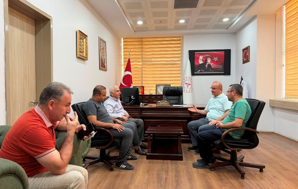 AK Parti Siirt Milletvekili Gül’den Siirt Eğitim ve Araştırma Hastanesine Ziyaret AK Parti Siirt Milletvekili Mervan Gül, Siirt Eğitim ve Araştırma