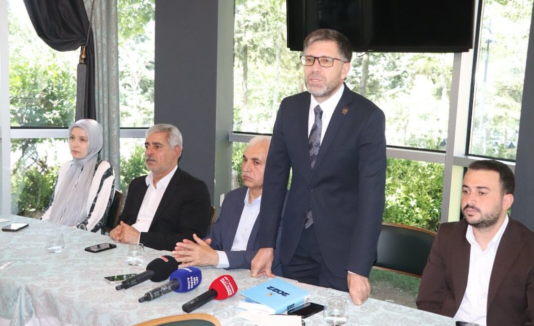 AK Parti Siirt Teşkilatından Birlik ve Yatırım Mesajı AK Parti Siirt Milletvekili Mervan Gül ve AK Parti Siirt