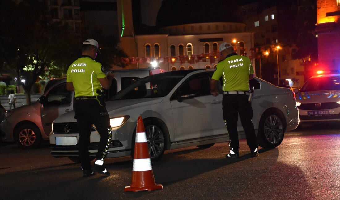 Siirt’te Trafik Denetimleri Vatandaşlardan Tam Not Alıyor Son zamanlarda trafik denetimlerinin artırılması ve özellikle sürücü ve yayalara