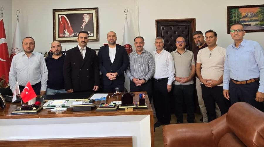 Memur-Sen’e bağlı Büro Memur-Sen Siirt Şubesi yönetim kurulu üyeleri, kısa