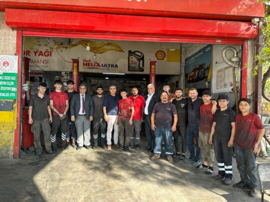 Siirt’te Ahilik Haftası kapsamında küçük sanayi sitesine ziyaret 39. Ahilik Haftası kutlamaları kapsamında Siirt’te çeşitli ziyaretler gerçekleştirildi.