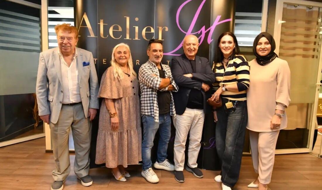 Siirt’in tarih ve kültürel mirası moda koleksiyonuna taşınıyor Güneydoğu Anadolu’dan Siirt’e uzanan tarihi ve kültürel miras, moda dünyasında