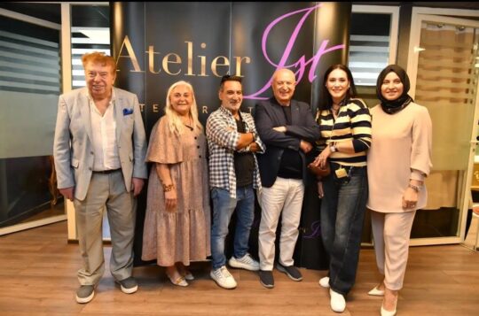 Siirt’in tarih ve kültürel mirası moda koleksiyonuna taşınıyor Güneydoğu Anadolu’dan Siirt’e uzanan tarihi ve kültürel miras, moda dünyasında