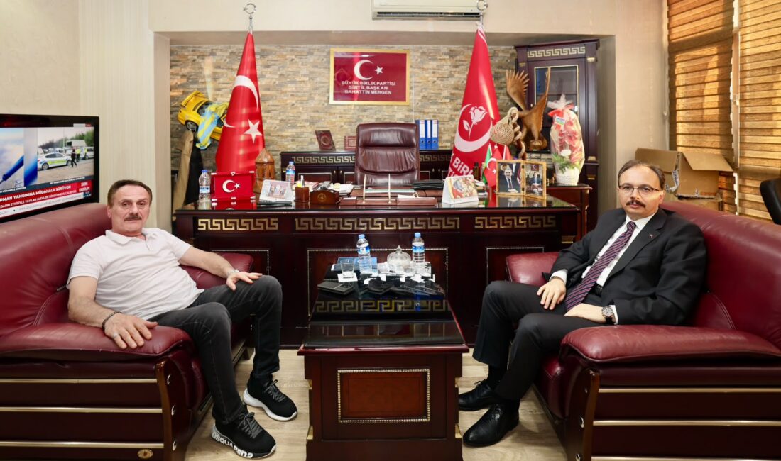 Vali Kızılkaya’dan BBP Siirt İl Başkanı Mergen’e Ziyaret Siirt Valisi ve Belediye Başkan Vekili Dr. Kemal Kızılkaya, Büyük