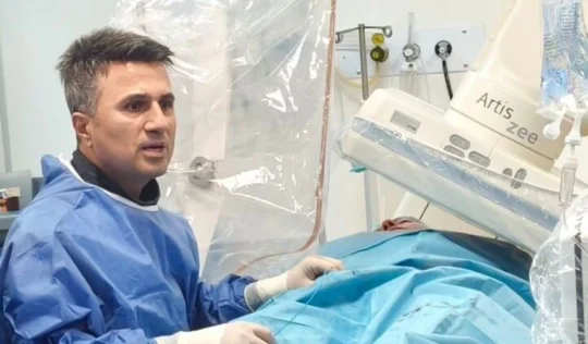 SİİRT GÖNÜLLERDE TAHT KURAN DOKTORUNU KAYBETMEK İSTEMİYOR Uzun yıllardan beri gerek hekim ve gerekse yönetici olarak Siirt’e