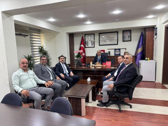 Siirt’te 39. Ahilik Haftası kapsamında Vali yardımcılarından Esnaf ve Sanatkarlar Odaları Birliğine ziyaret 39. Ahilik Haftası kutlamaları kapsamında Siirt Vali Yardımcıları Birkan Tatlısöz