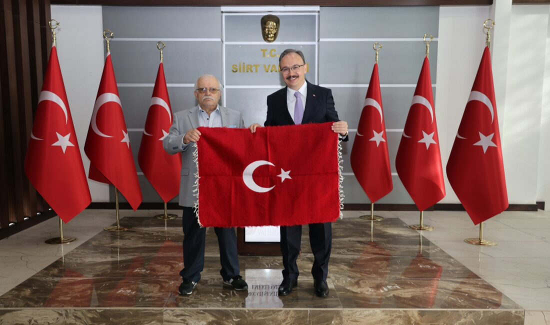 Eski Siirt Valisi Necati Şentürk’ten Vali Kızılkaya’ya Ziyaret 2007-2010 yılları arasında Siirt Valisi olarak görev yapan emekli Vali