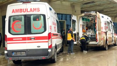 Siirt-Baykan kara yolunda meydana gelen trafik kazasında aynı aileden 3