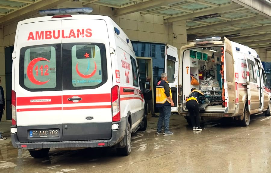Siirt-Baykan kara yolunda meydana gelen trafik kazasında aynı aileden 3